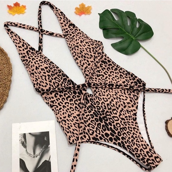 High Cut Leopard Print Monokini - Picture 3 of 6